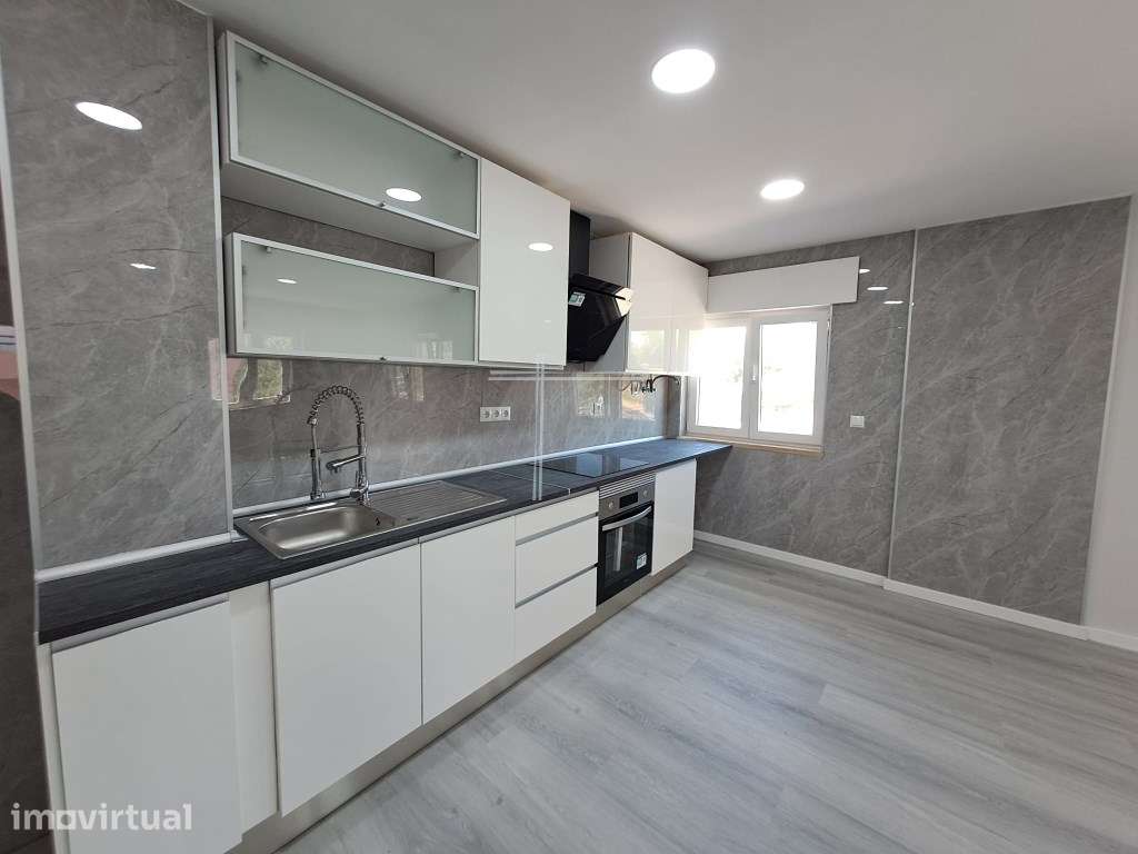Apartamento T2, totalmente remodelado com arrecadação - Corroios - Grande imagem: 5/16