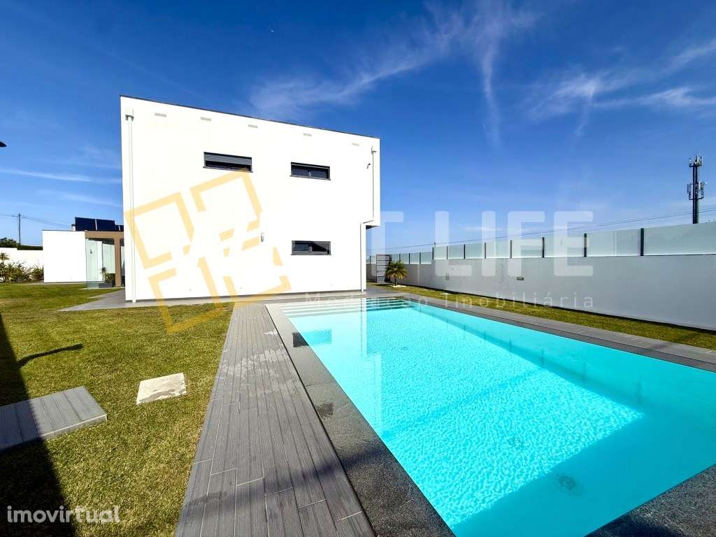 Moradia Independente T4 com piscina - Acabamentos de excelência - E... - Grande imagem: 2/40