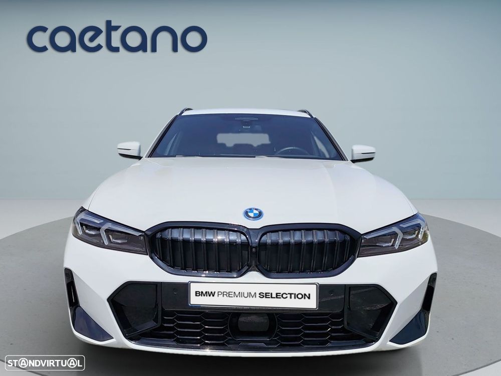 BMW 330 e Pack Desportivo M Pro Auto - 2