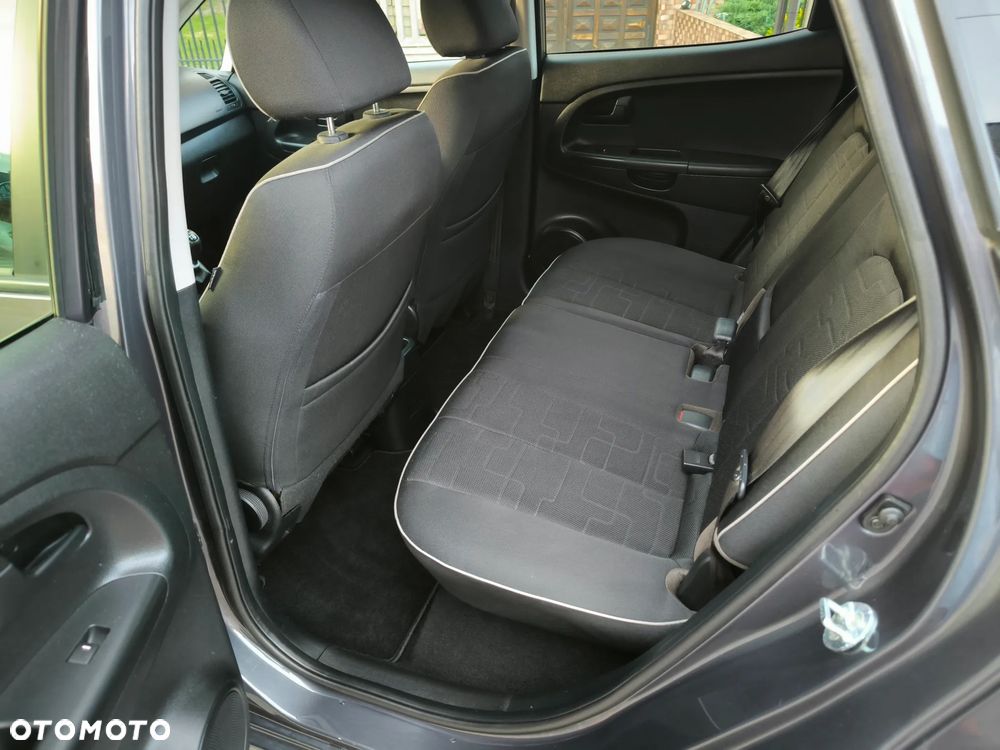 Kia Venga 1.6 CRDi XL - 10