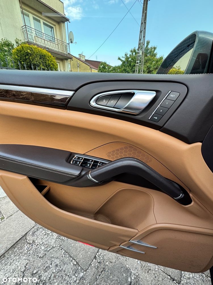 Porsche Cayenne - 15