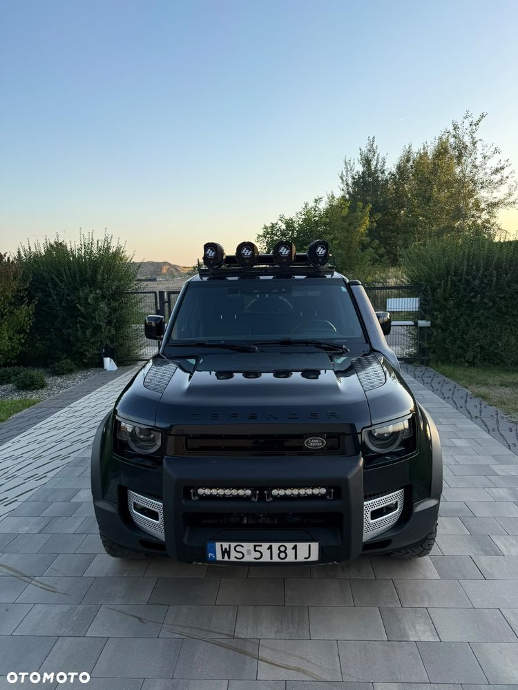 Land Rover Defender - 24