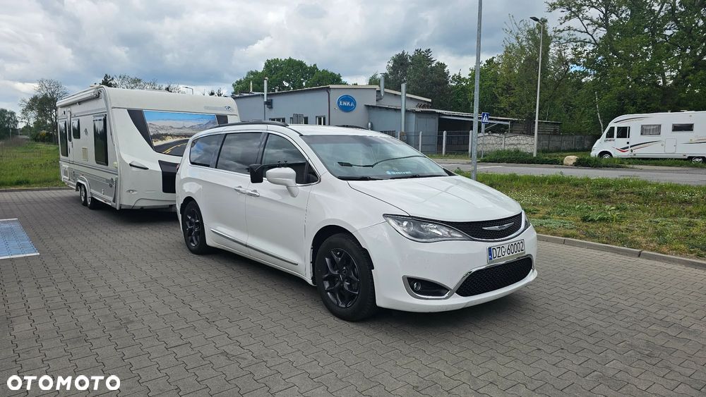 Chrysler Pacifica - 3