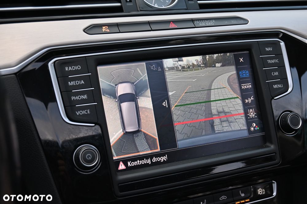 Volkswagen Passat - 35