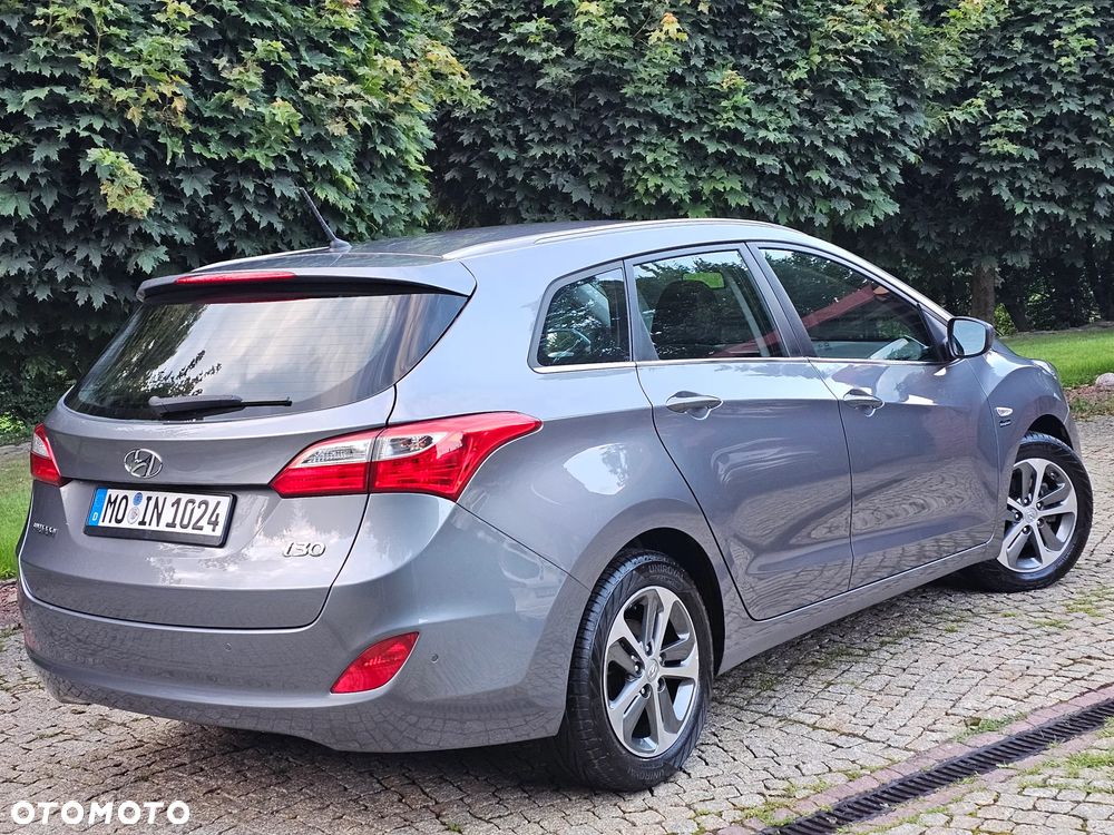 Hyundai i30 blue Kombi 1.4 YES Silver - 4