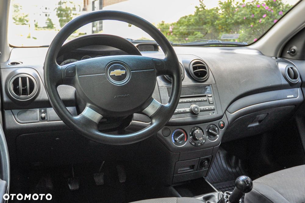 Chevrolet Aveo - 9