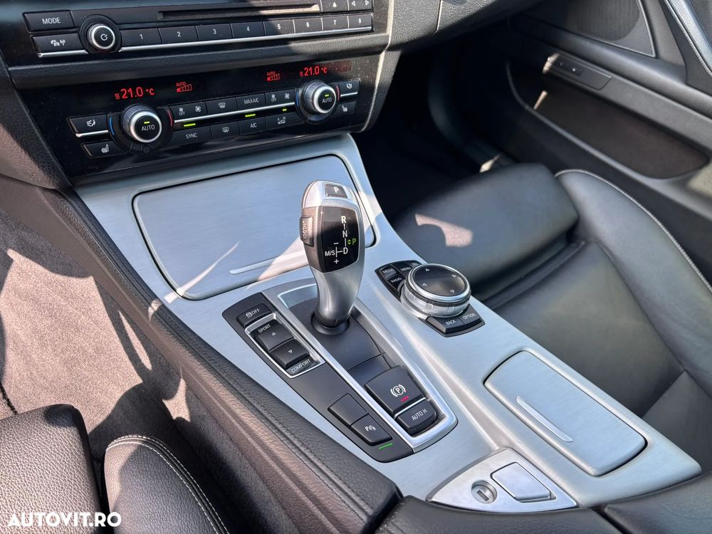 BMW Seria 5 520d xDrive - 24