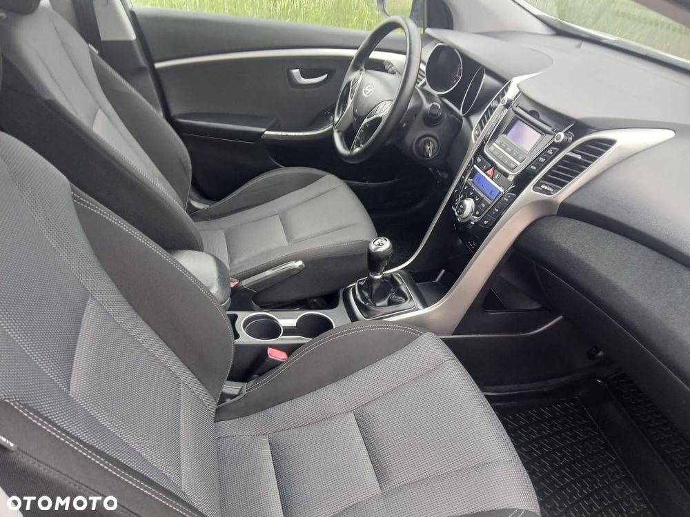 Hyundai i30 1.6 Comfort - 31