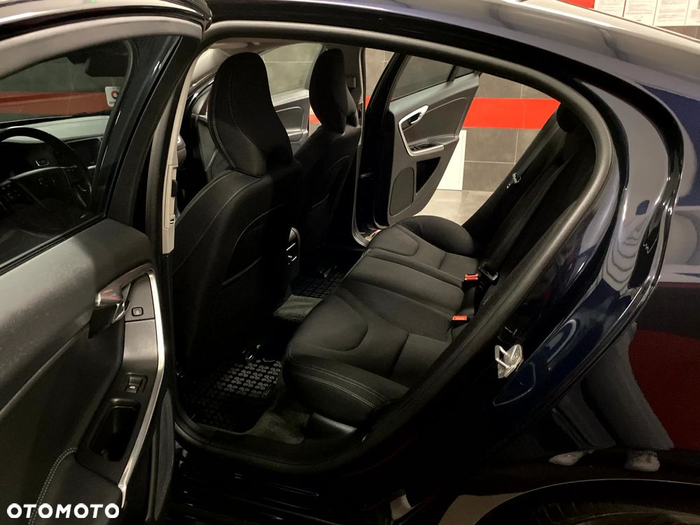 Volvo S60 D3 Momentum - 19