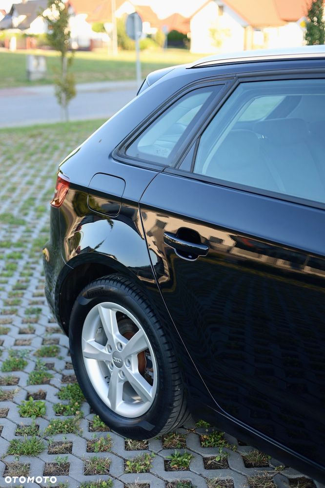 Audi A3 Sportback 1.4 TFSI Ambiente - 11