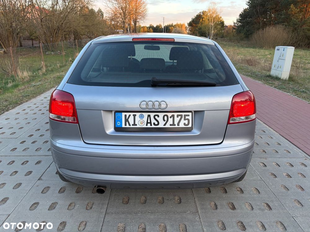 Audi A3 3-drzwiowe 1.6 Ambiente - 4