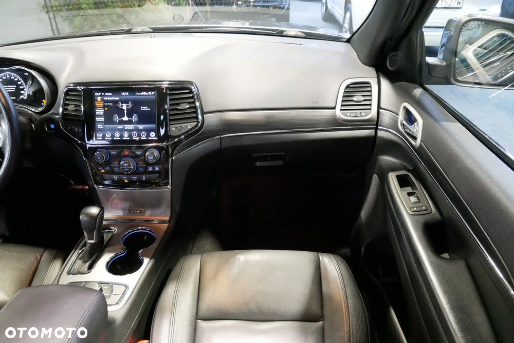Jeep Grand Cherokee - 17