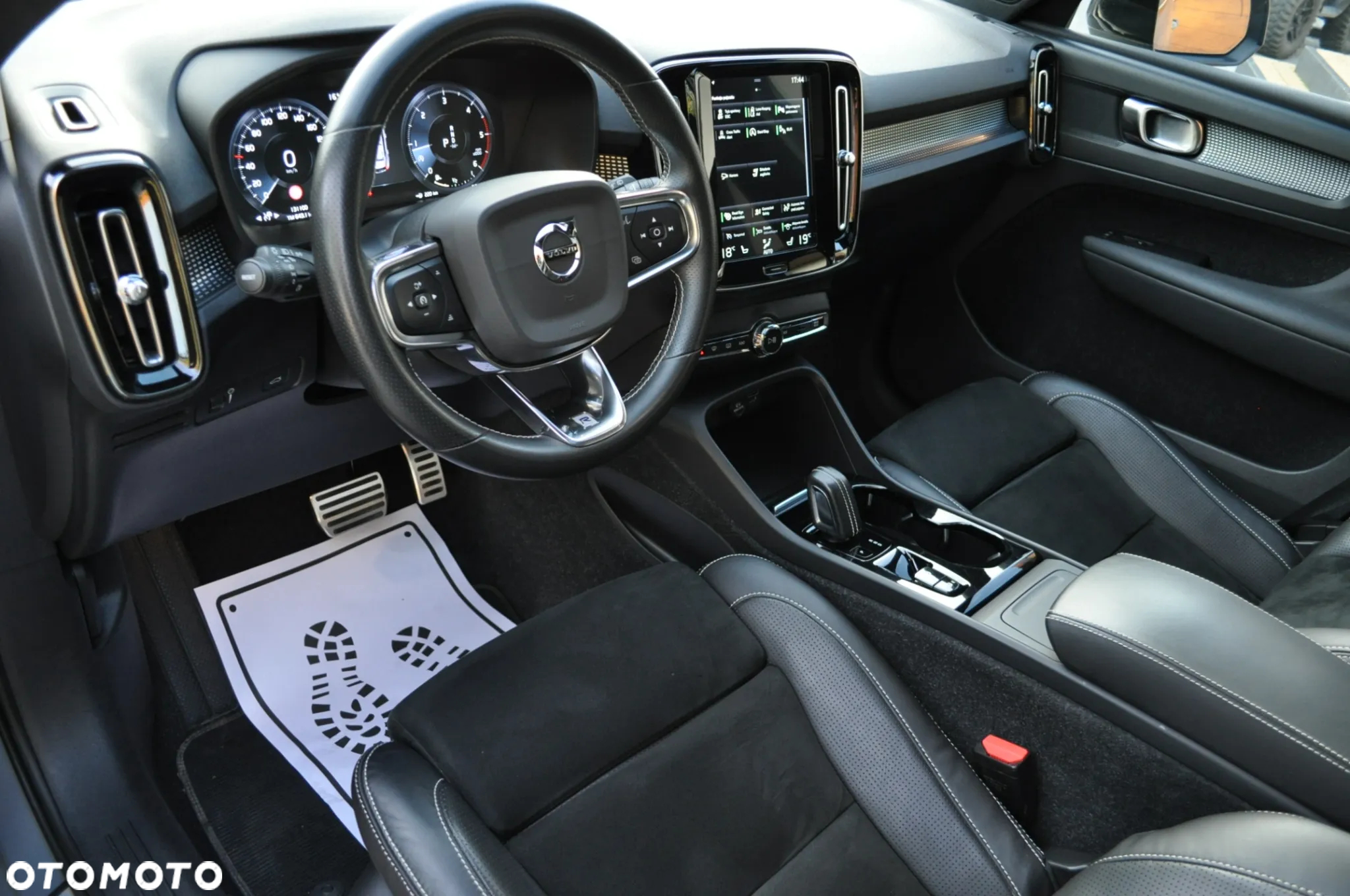 Volvo XC 40 D3 R-Design - 29