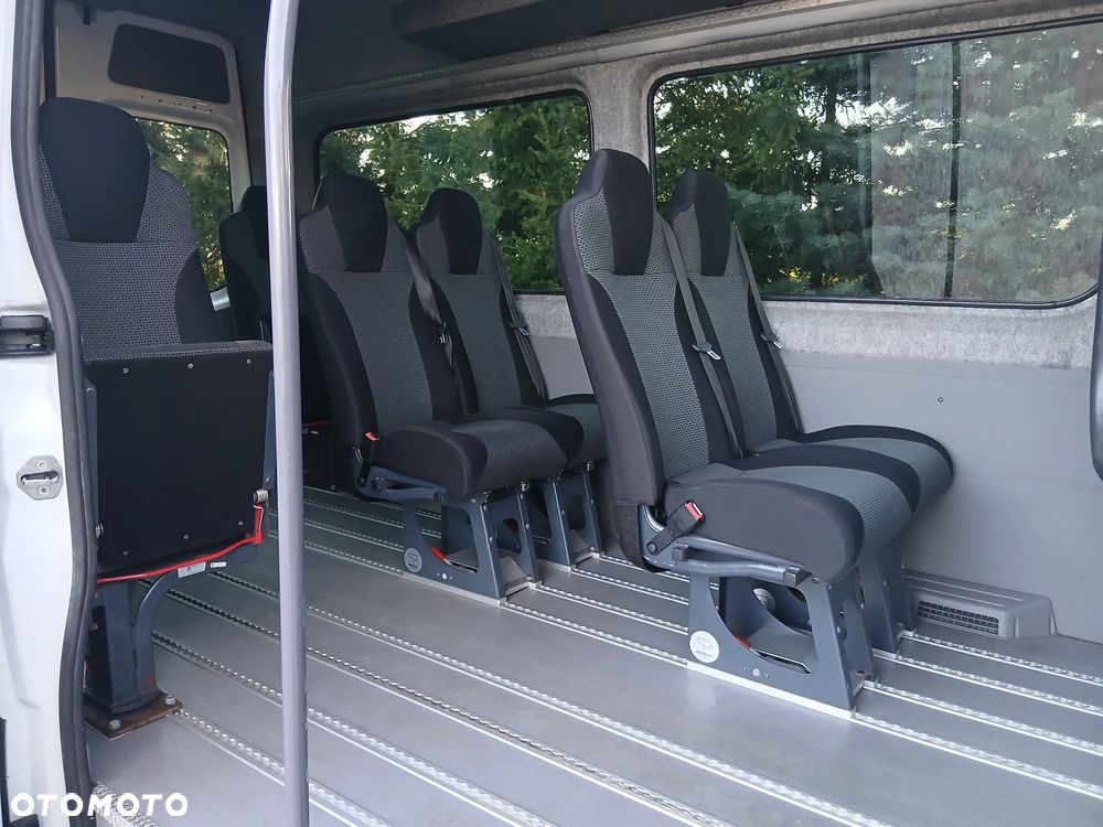 Mercedes-Benz Sprinter - 17