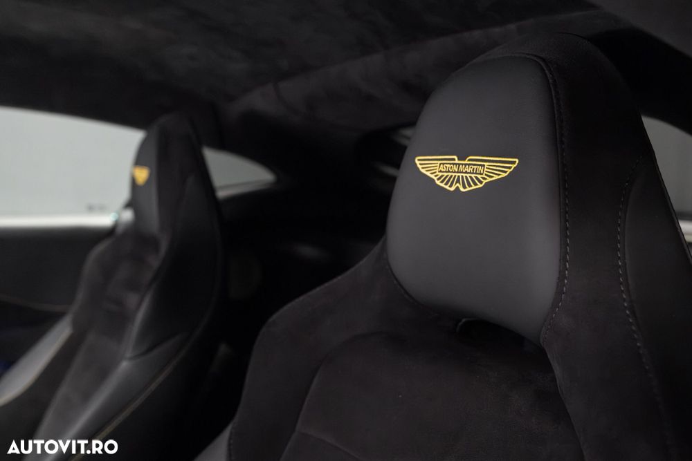 Aston Martin V8 Vantage - 30