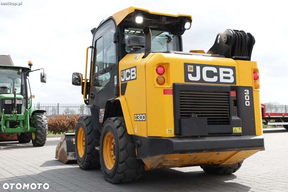 JCB 300 T4 Miniładowarka Skid steer - 7