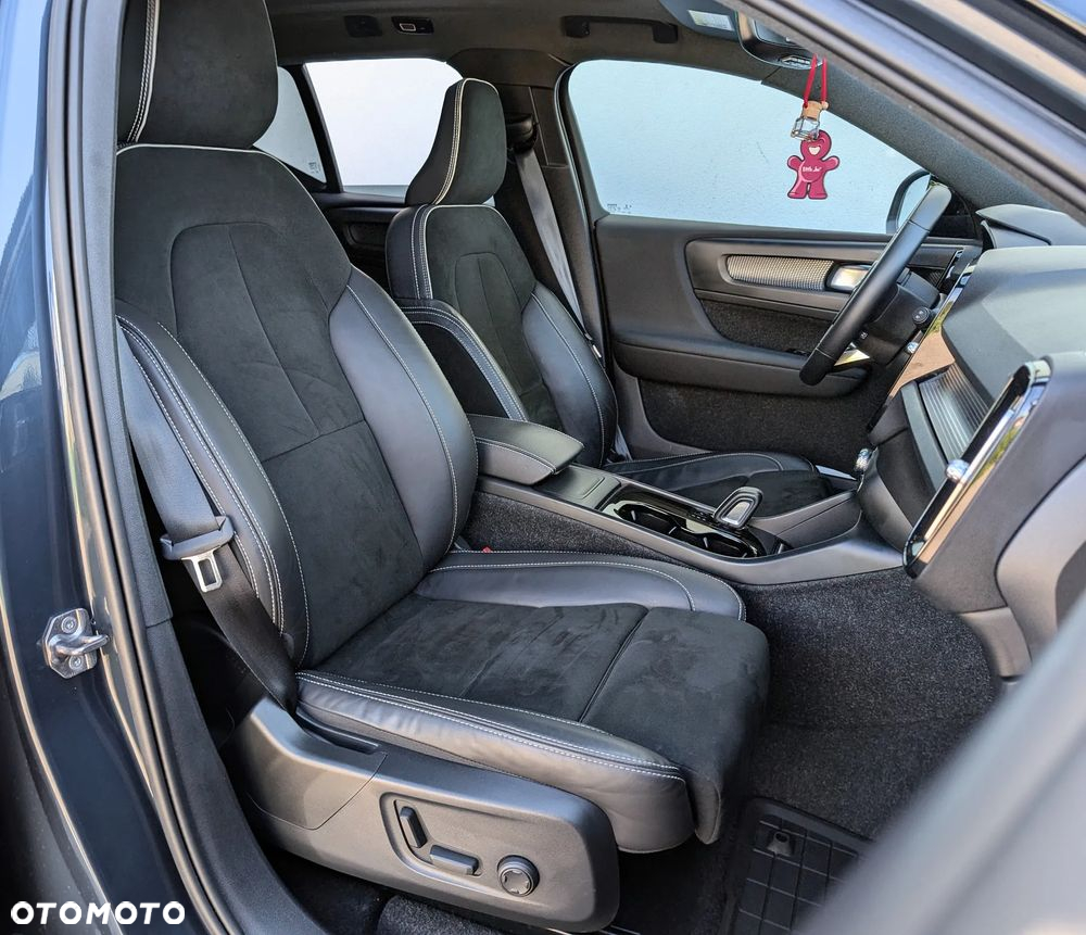 Volvo XC 40 82kWh P8 Recharge AWD Pro - 13