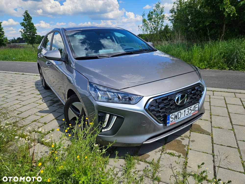 Hyundai IONIQ Hybrid Premium - 12