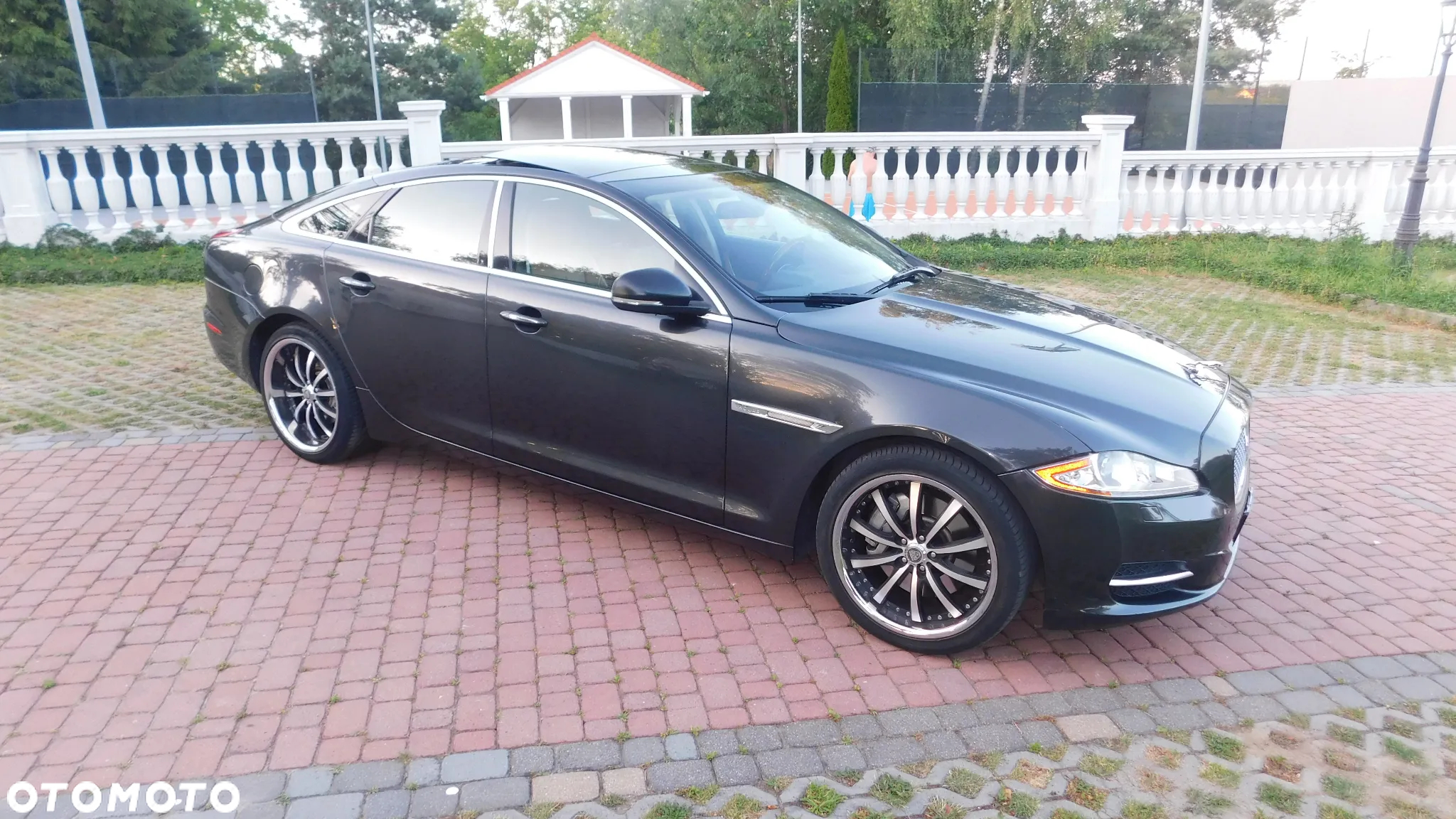 Jaguar XJ 5.0 V8 LWB Premium Luxury - 36