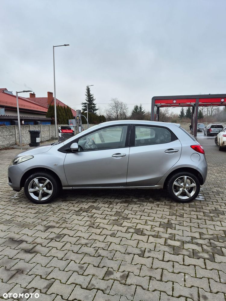Mazda 2 - 7