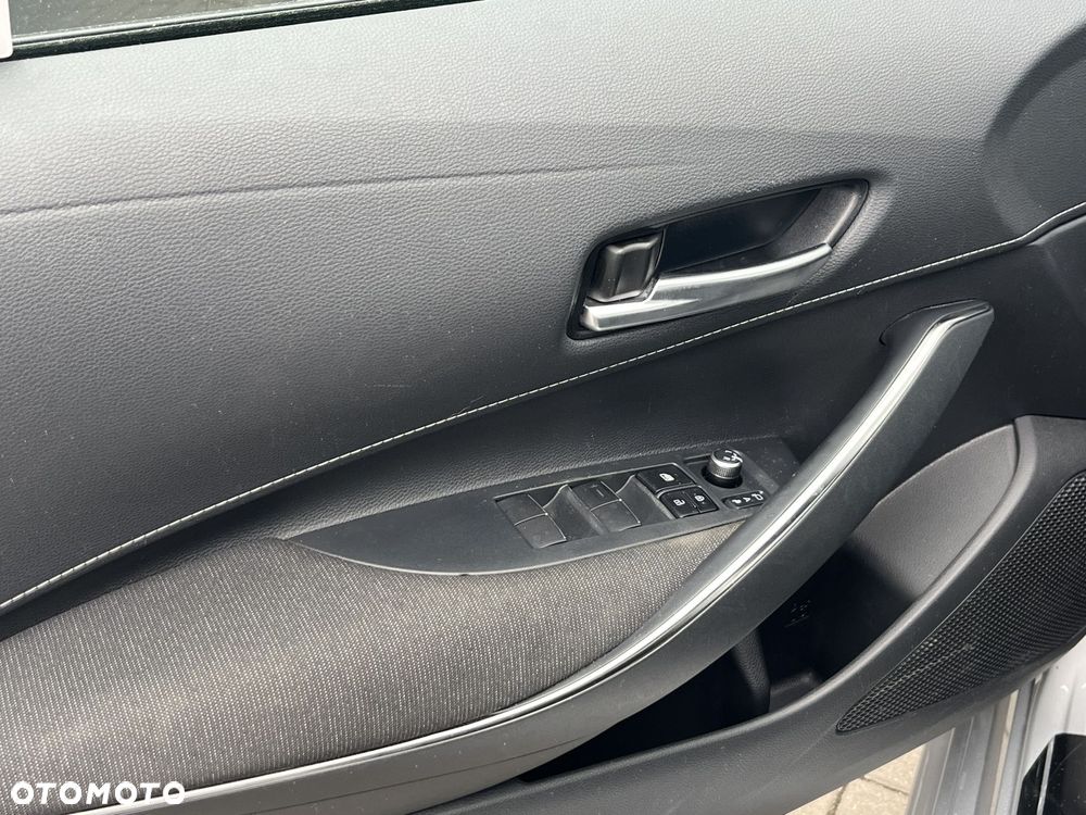 Toyota Corolla - 12