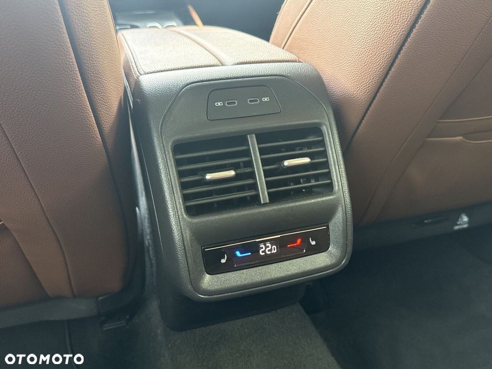 Skoda Superb 2.0 TDI SCR L&K DSG - 38
