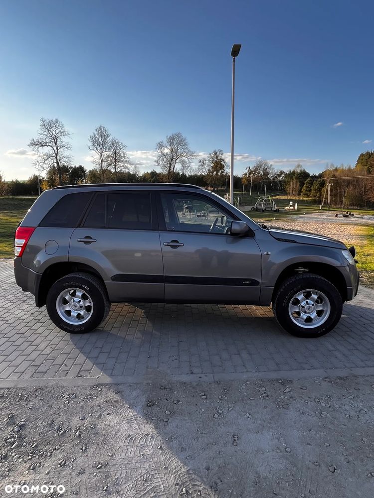 Suzuki Grand Vitara 2.0 - 3