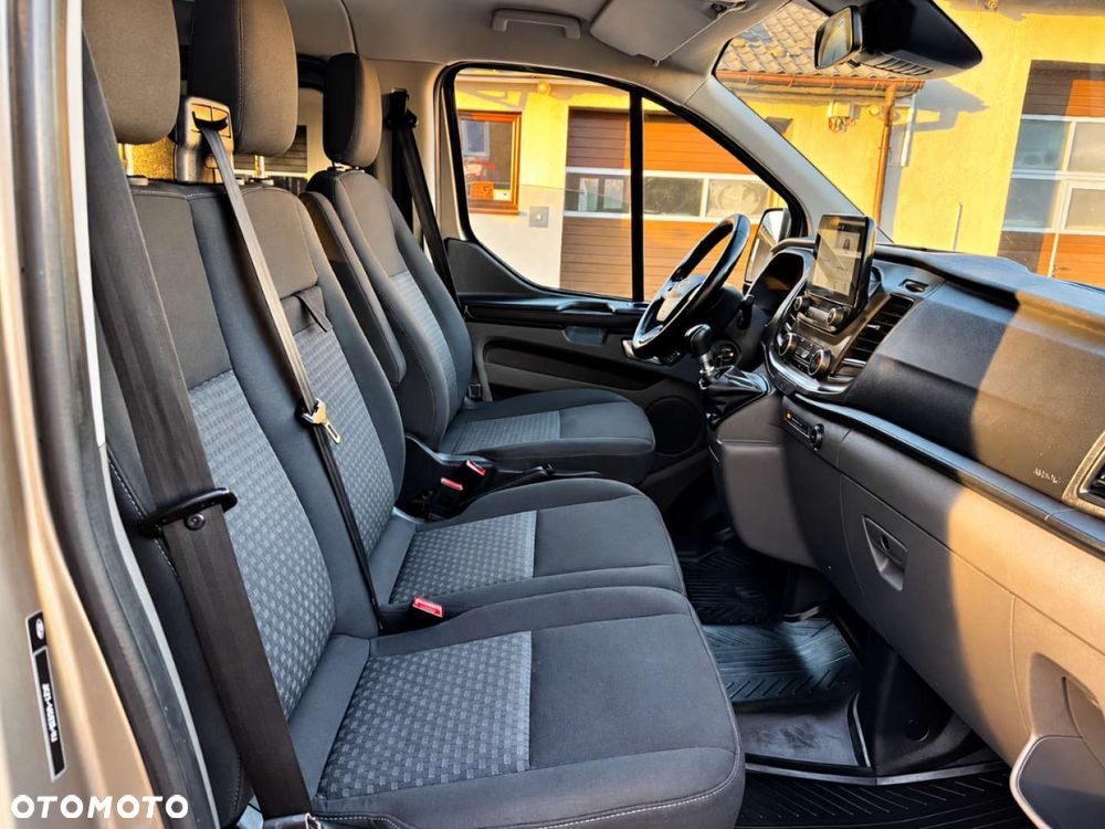 Ford E-Tourneo Custom - 16