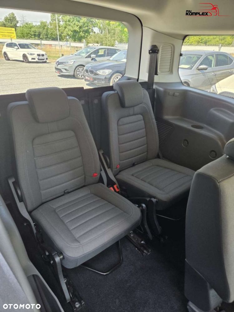 Ford Tourneo Connect Grand - 12