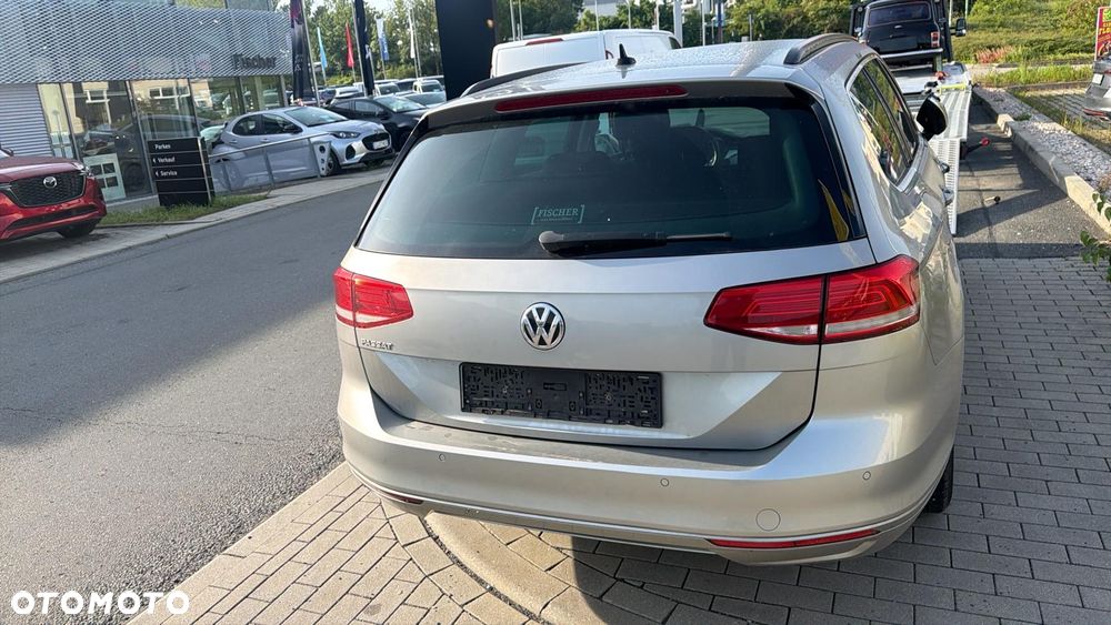Volkswagen Passat 2.0 TDI (BlueMotion Technology) Highline - 5