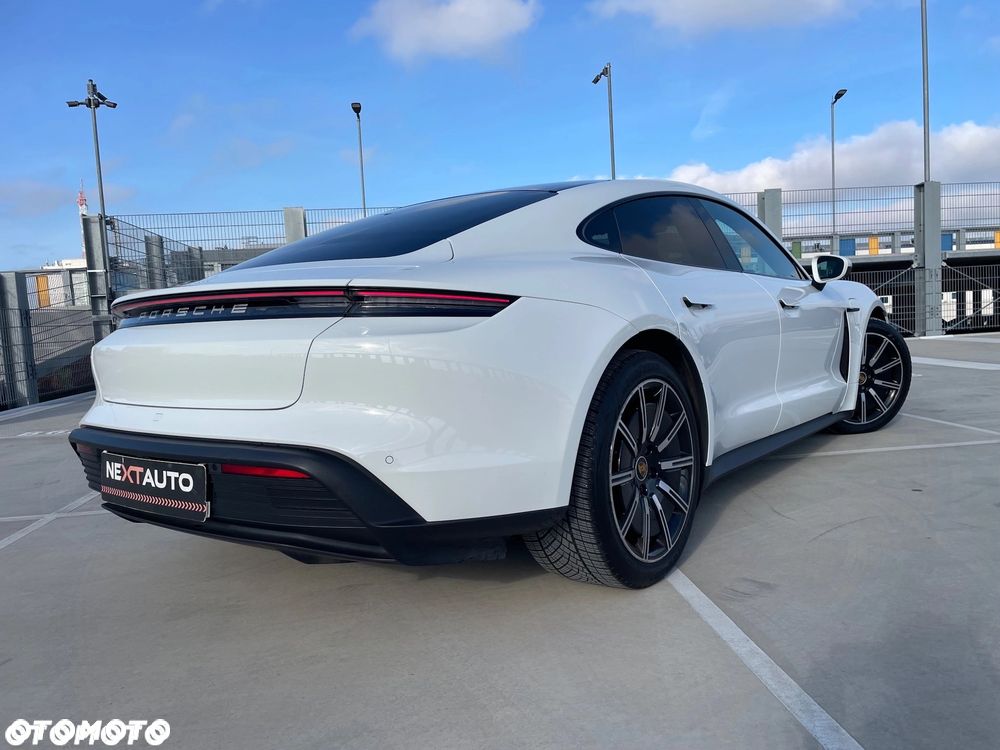Porsche Taycan Performance Plus - 8