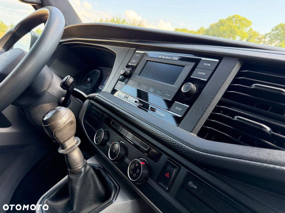 Volkswagen Transporter - 18