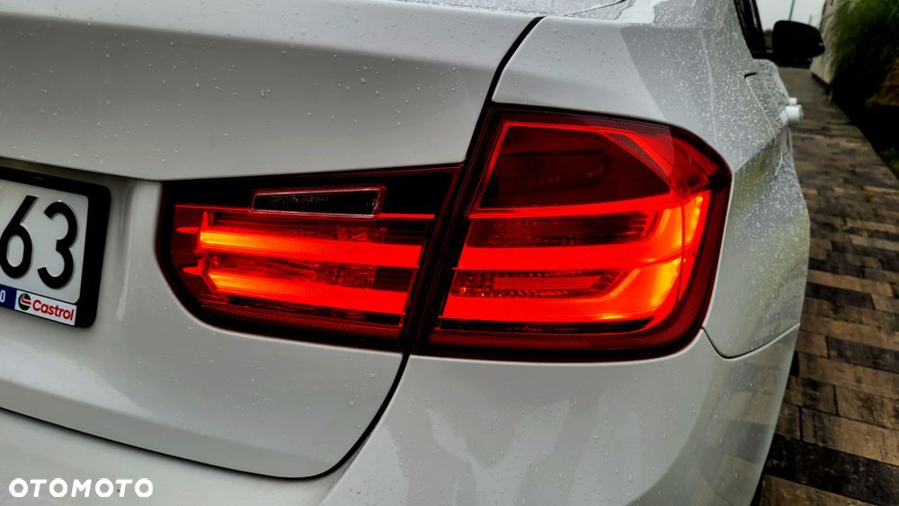 BMW Seria 3 320d Sport Line - 35