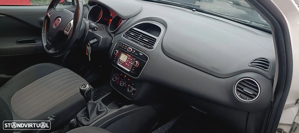 Fiat Punto 1.3 M-Jet Lounge S&S - 9