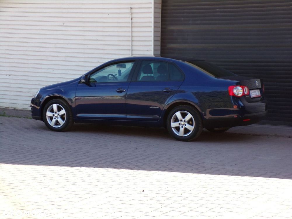 Volkswagen Jetta - 13
