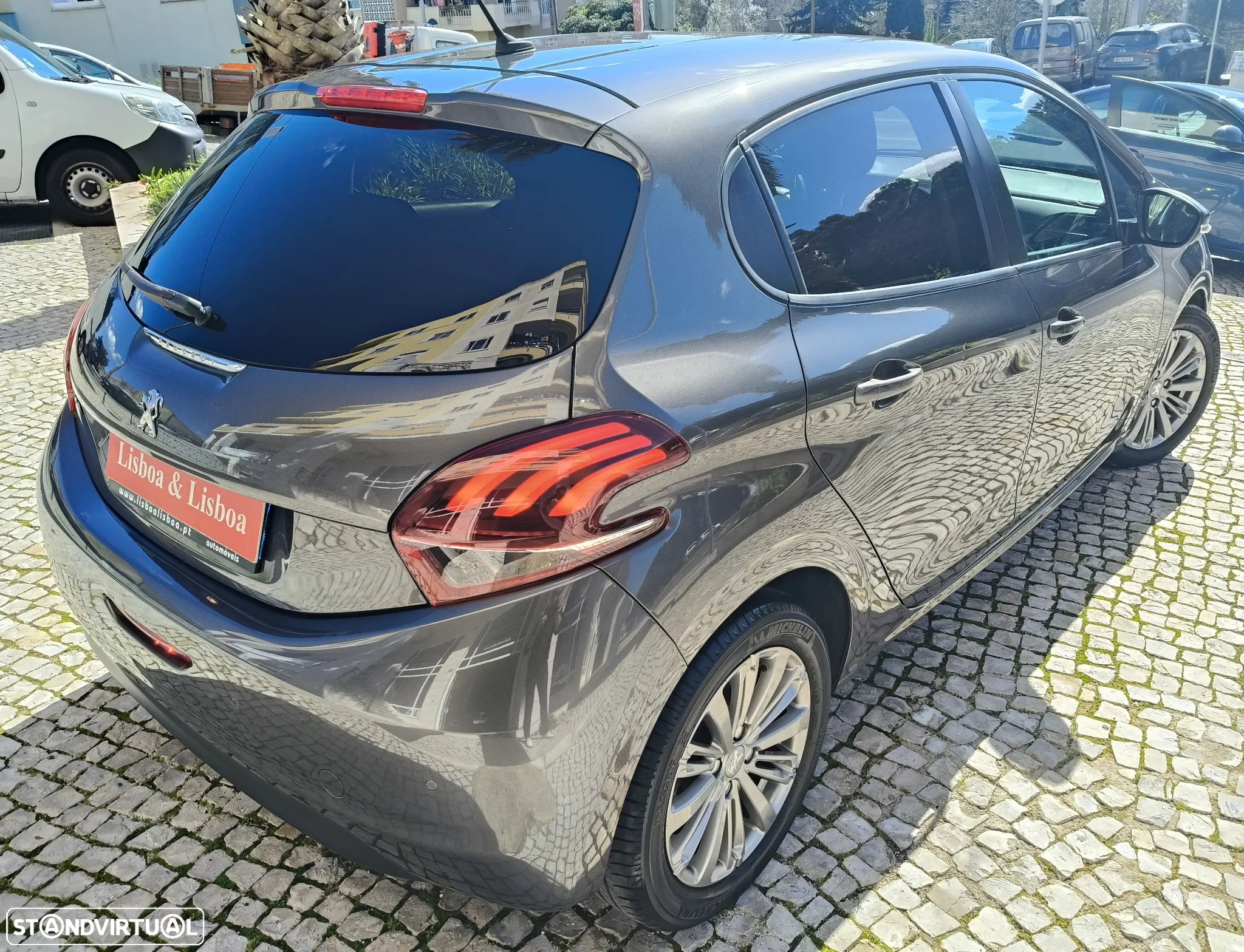 Peugeot 208 1.5 BlueHDi Signature - 3
