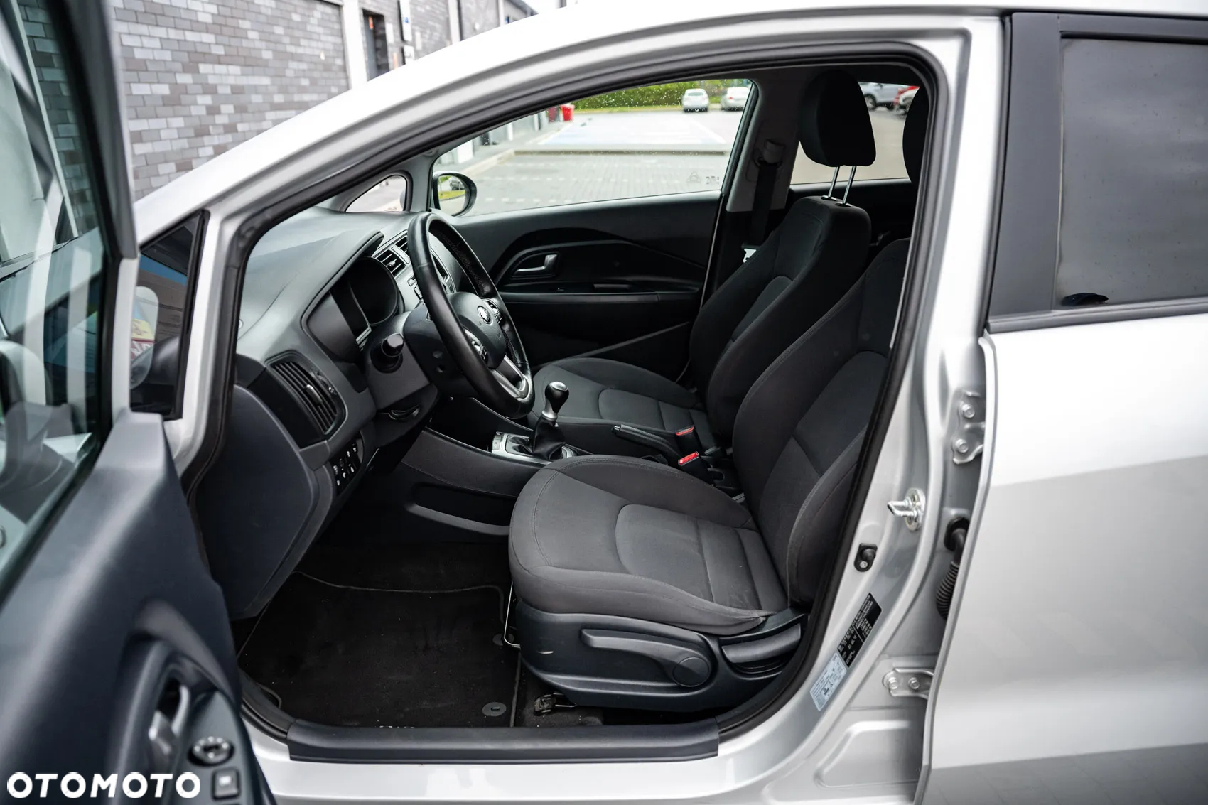 Kia Rio 1.2 Dream Team Edition - 16
