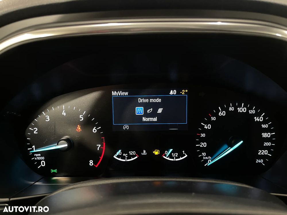 Ford Focus 1.0 EcoBoost MHEV Titanium - 25