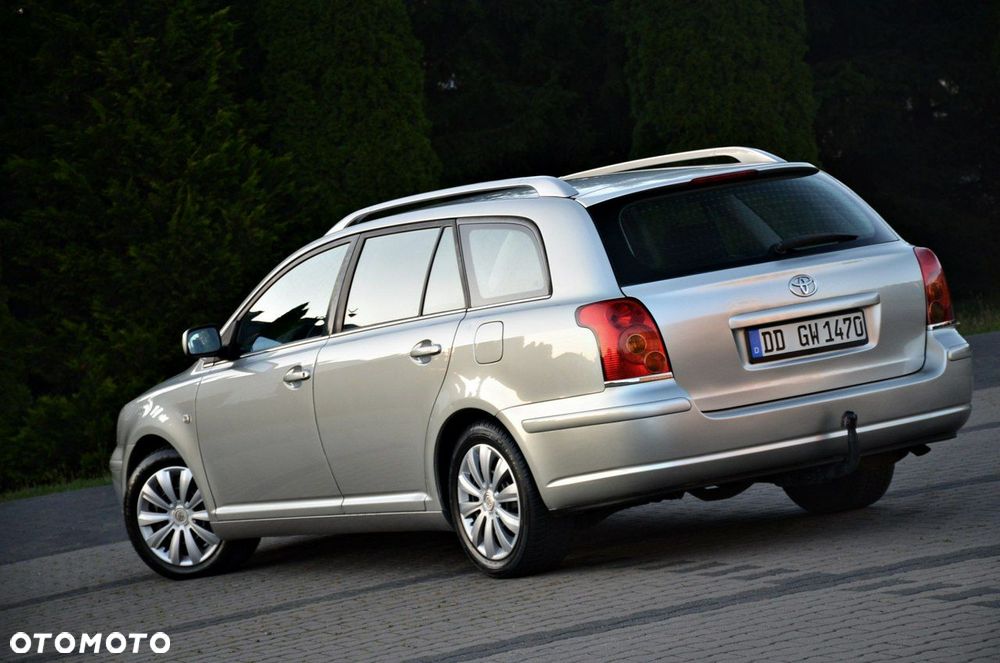 Toyota Avensis - 12
