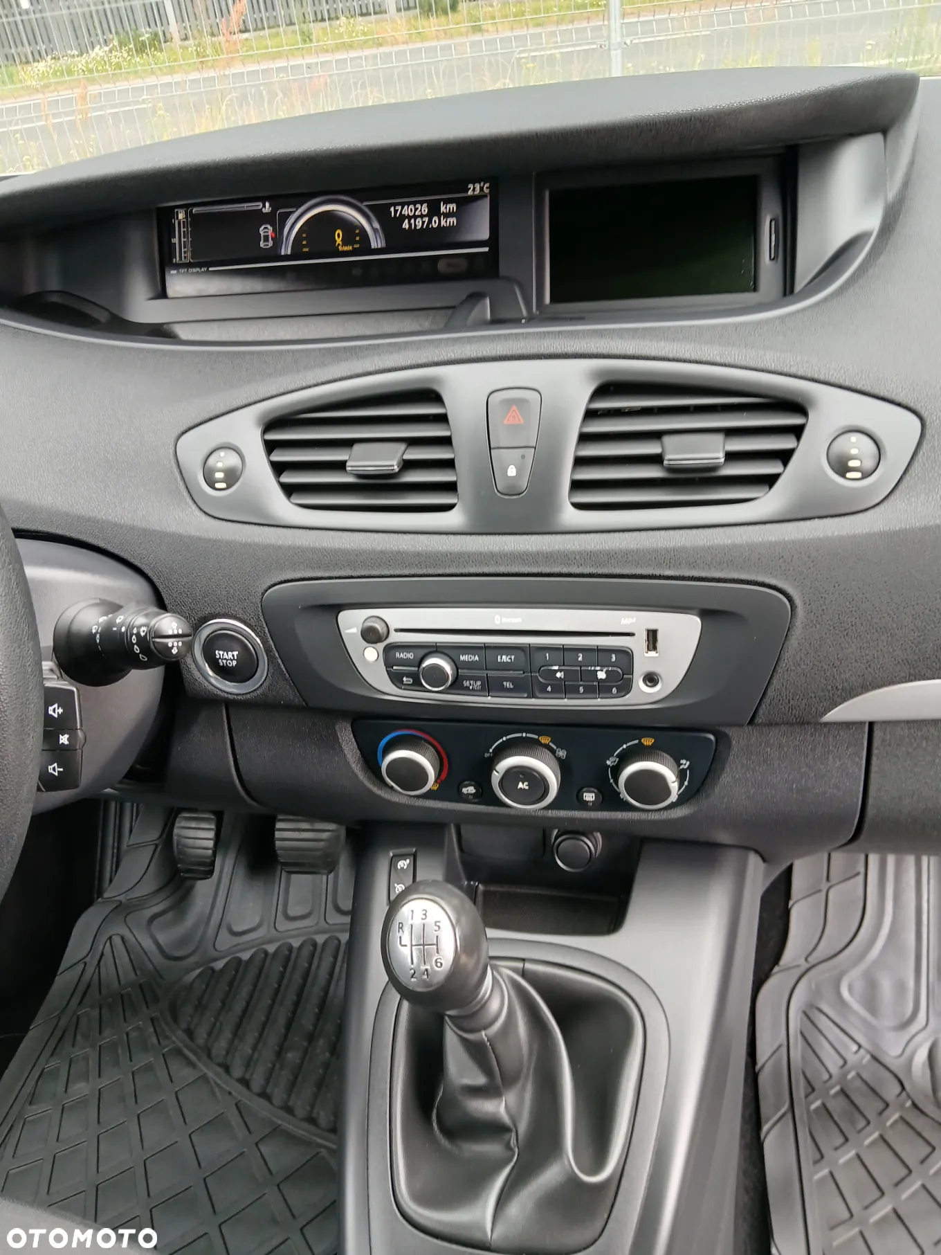 Renault Scenic 1.6 16V 110 TomTom Edition - 20