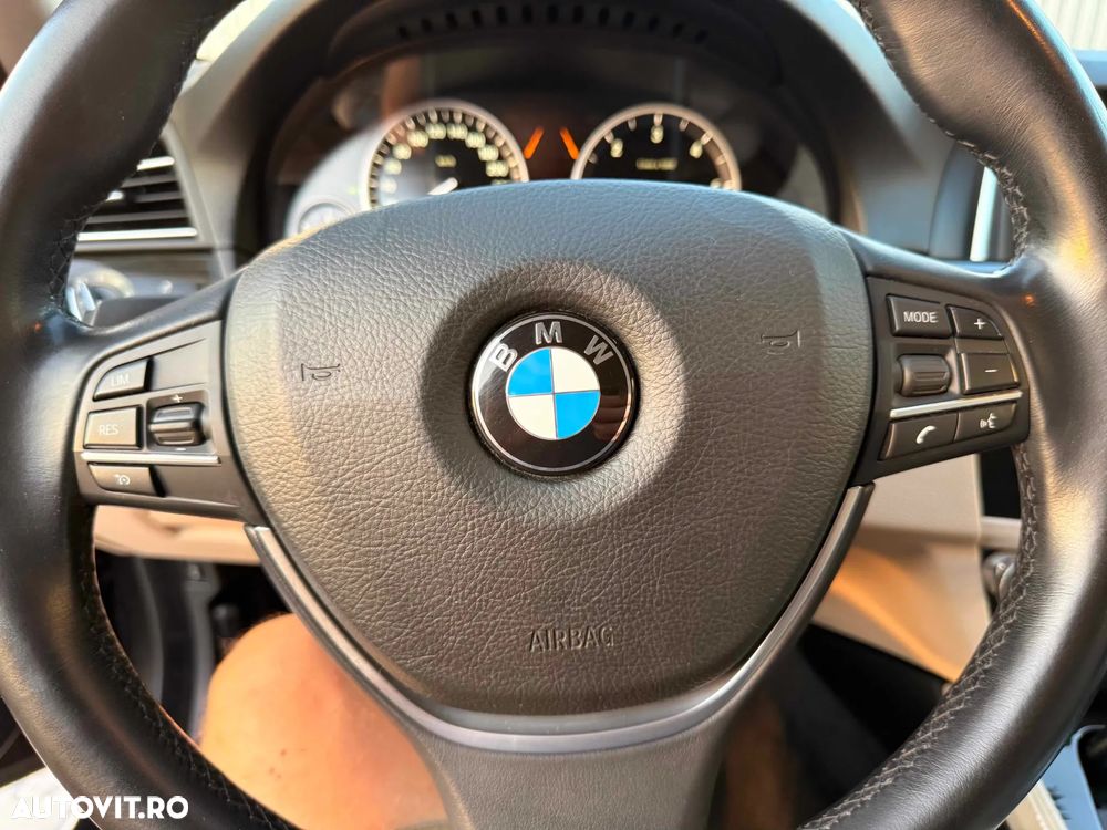 BMW Seria 5 530d xDrive Touring Aut. Luxury Line - 23