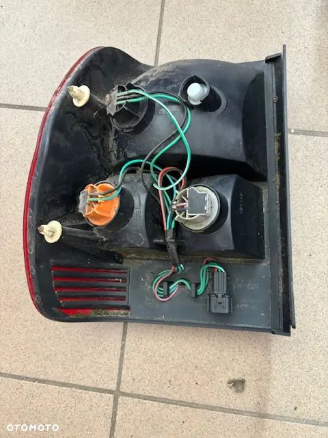 LAMPA TYŁ PRAWA MITSUBISHI PAJERO PININ - 4