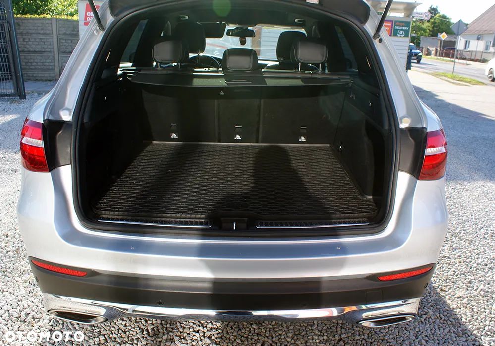 Mercedes-Benz GLC 300 4Matic 9G-TRONIC AMG Line - 30