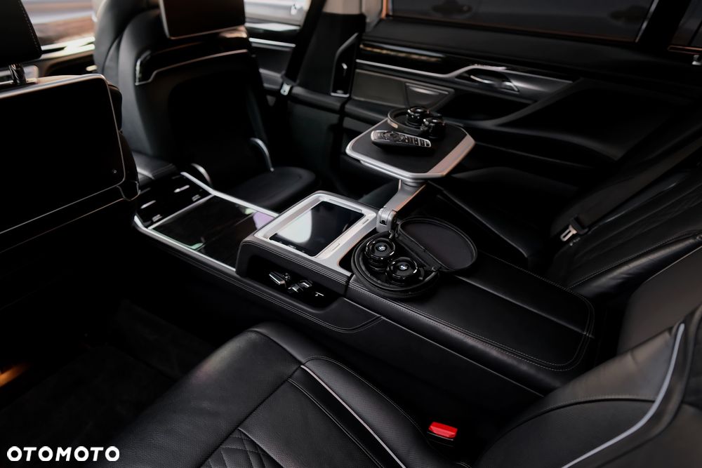 BMW Seria 7 M760Li xDrive V12 Excellence - 37