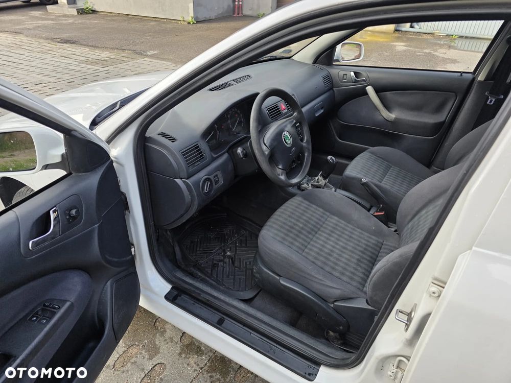 Skoda Octavia 1.4 Drive - 9
