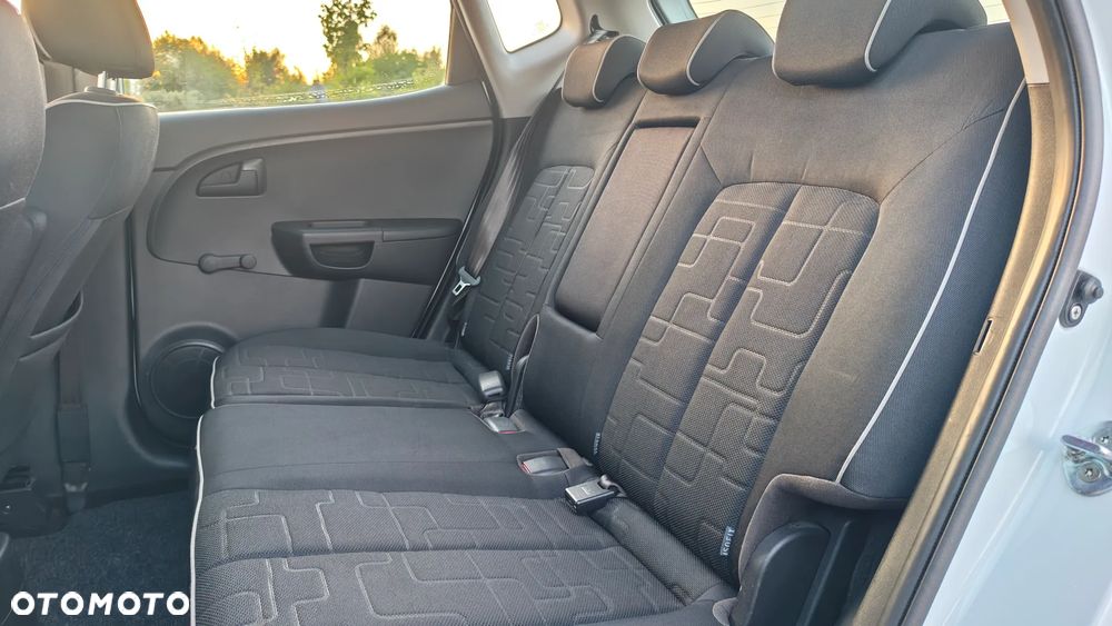 Kia Venga 1.4 L - 9