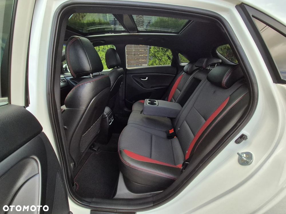 Hyundai i30 1.6 T GDI Turbo - 25