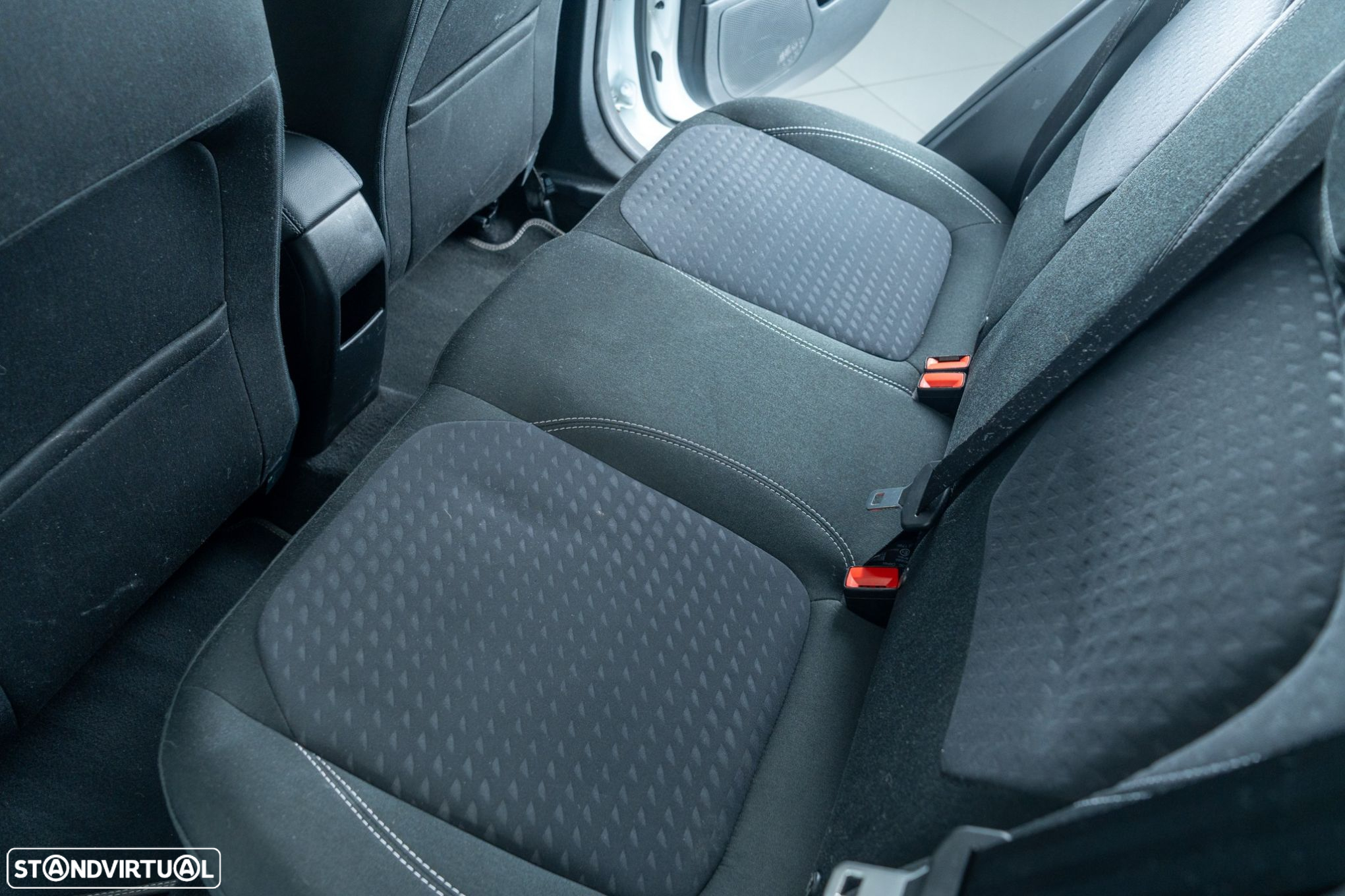 Ford Fiesta 1.5 TDCi Business - 30