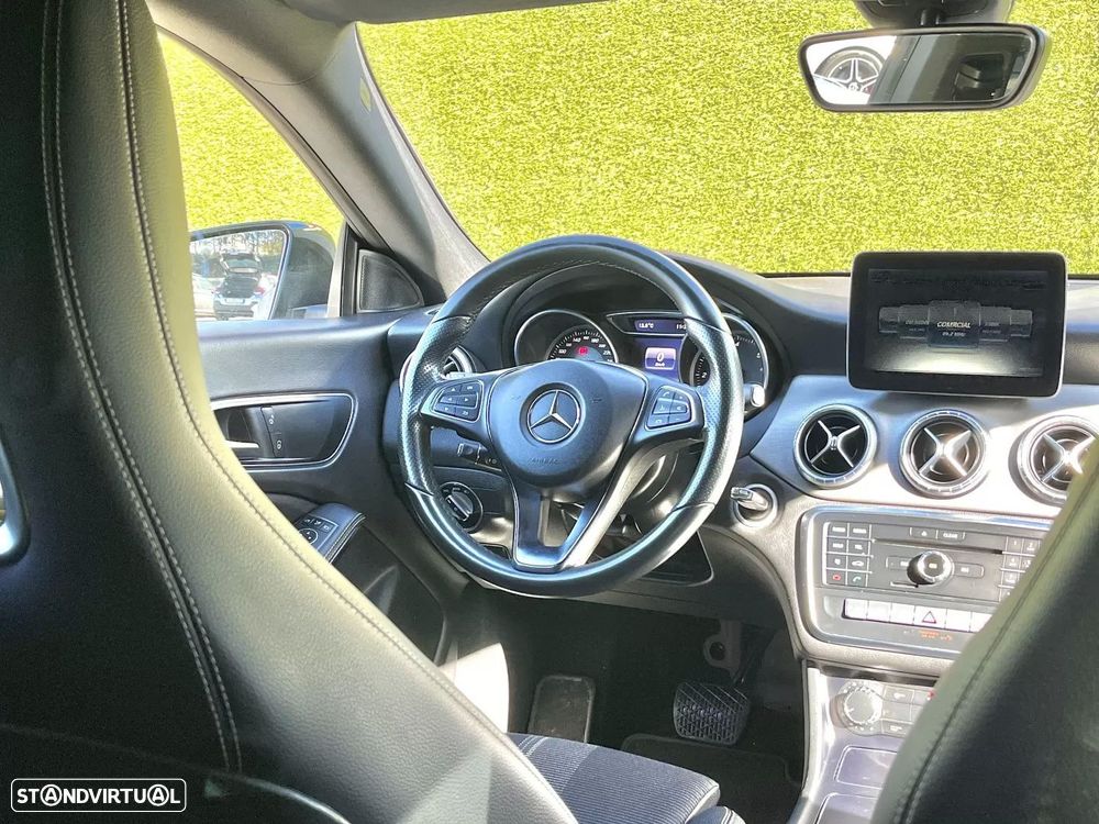 Mercedes-Benz CLA 200 d Shooting Brake AMG Line Aut. - 3