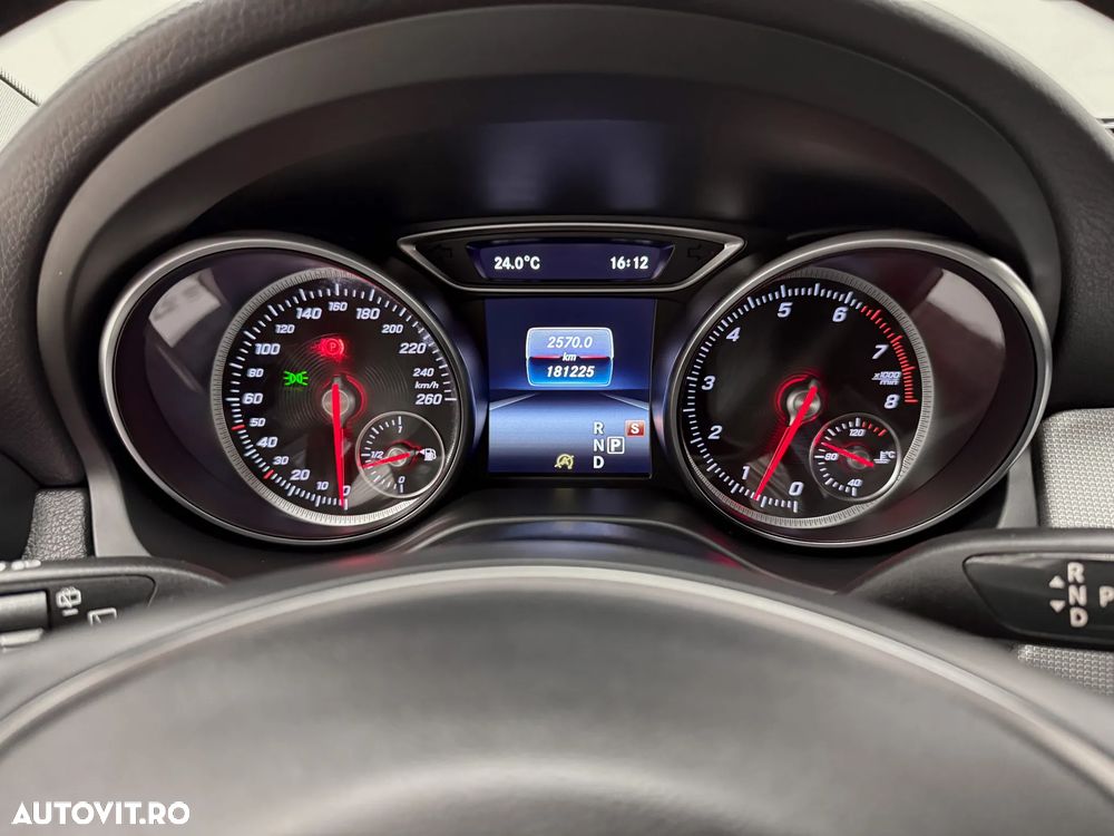 Mercedes-Benz GLA 180 7G-DCT UrbanStyle Edition - 31